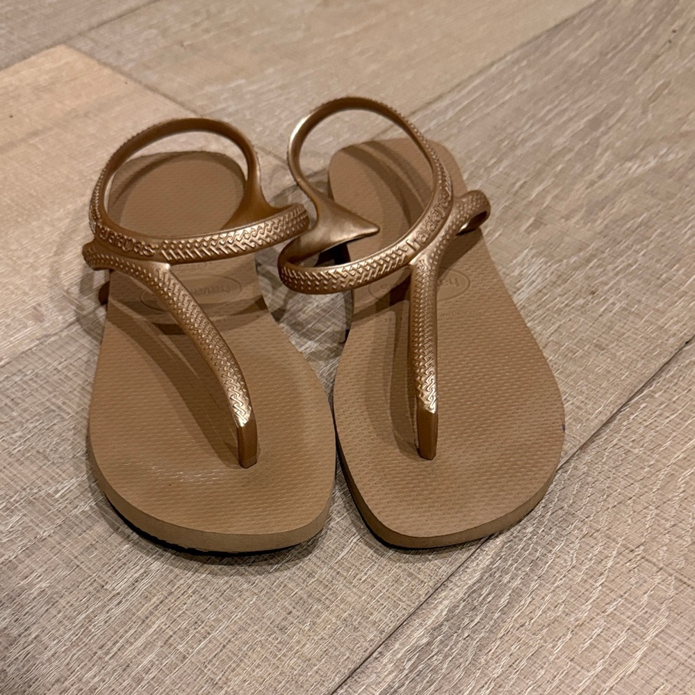 Havaianas Beige Flip Flops